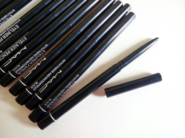 Механический выкручивающийся карандаш для век Mac 04