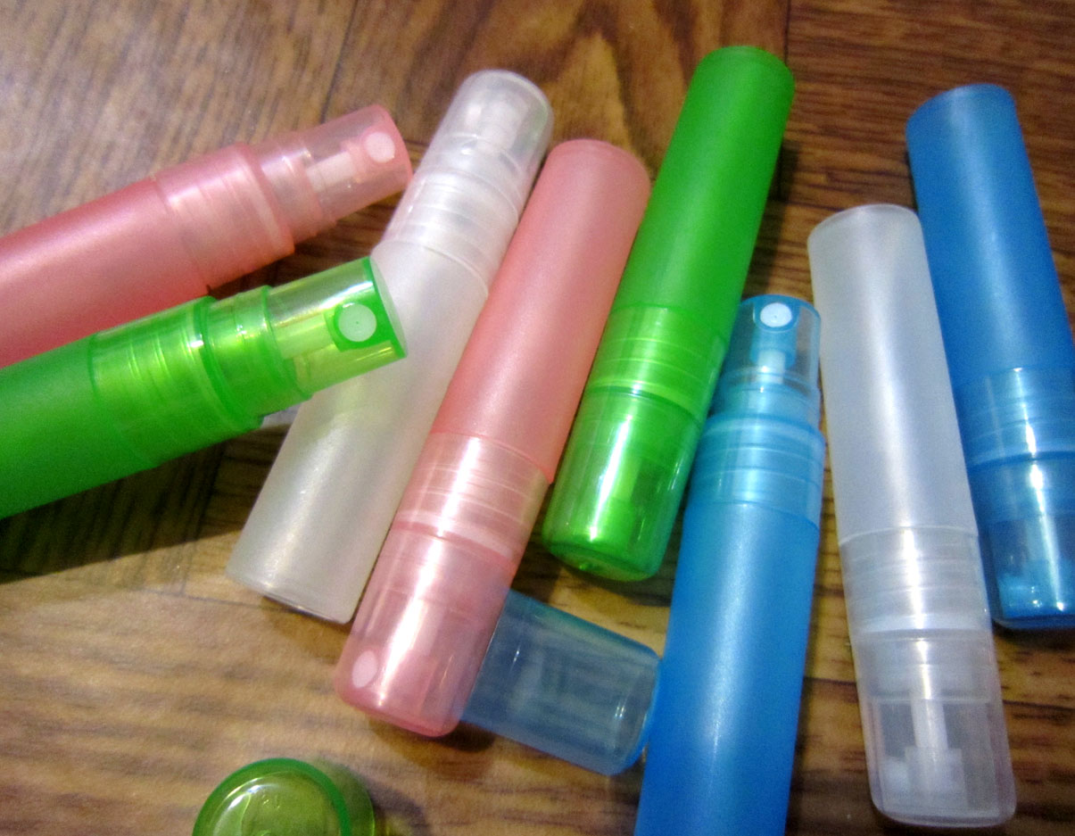 Атомайзеры для духов, флаконы для парфюмерии, фиолки пластиковые 12 мл 04