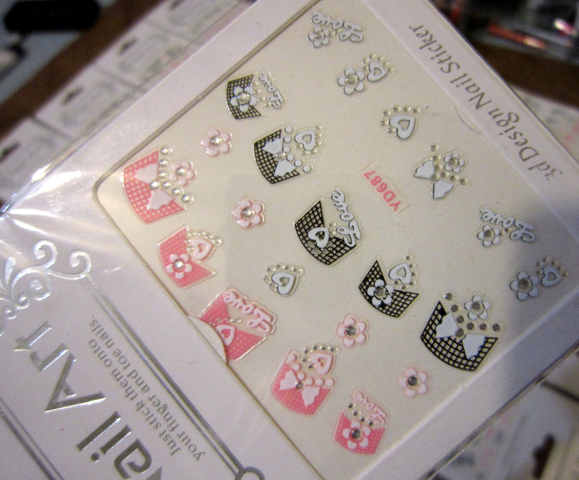 Самоклеящиеся 3D объемные наклейки для дизайна ногтей в розово-черных цветах 04